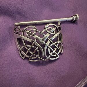 Celtic Knot hair Pin in Silver Tone